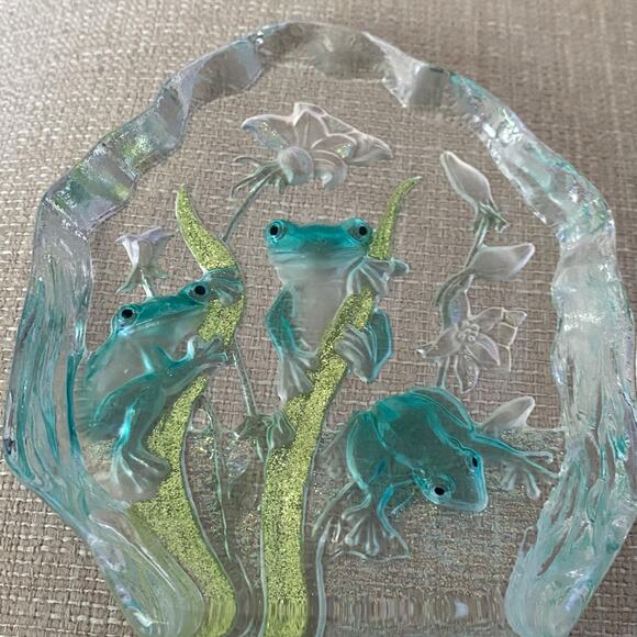 Crystal Glass Paperweight Cut Etched Design Frogs And Flowers Underwater Scene - Picture 8 of 16